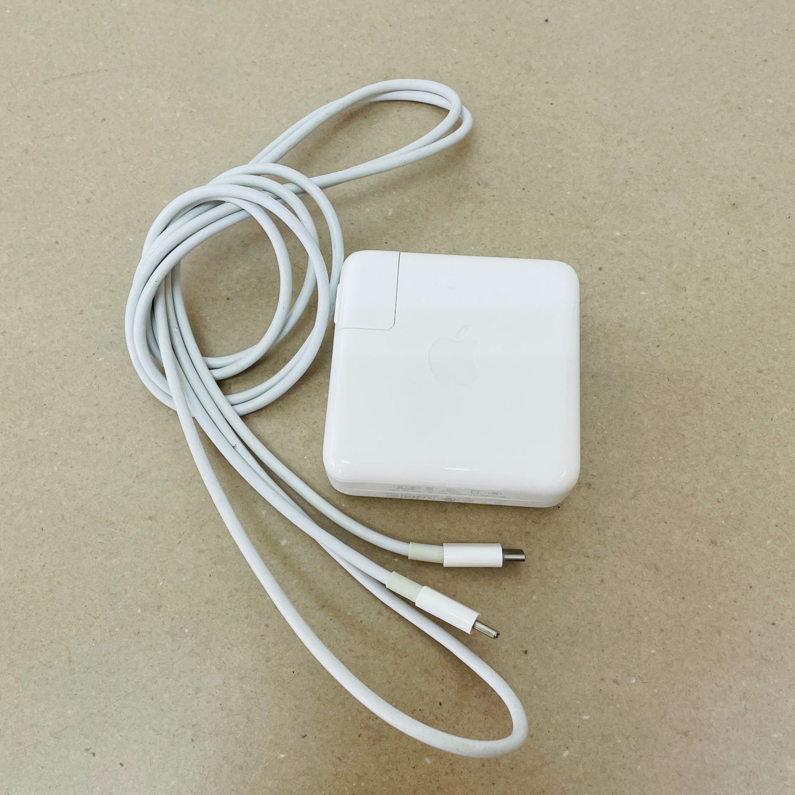 MacBook Pro 2017 13インチ Core i5 8GB 256GB 充放電回数165回 C2978 80