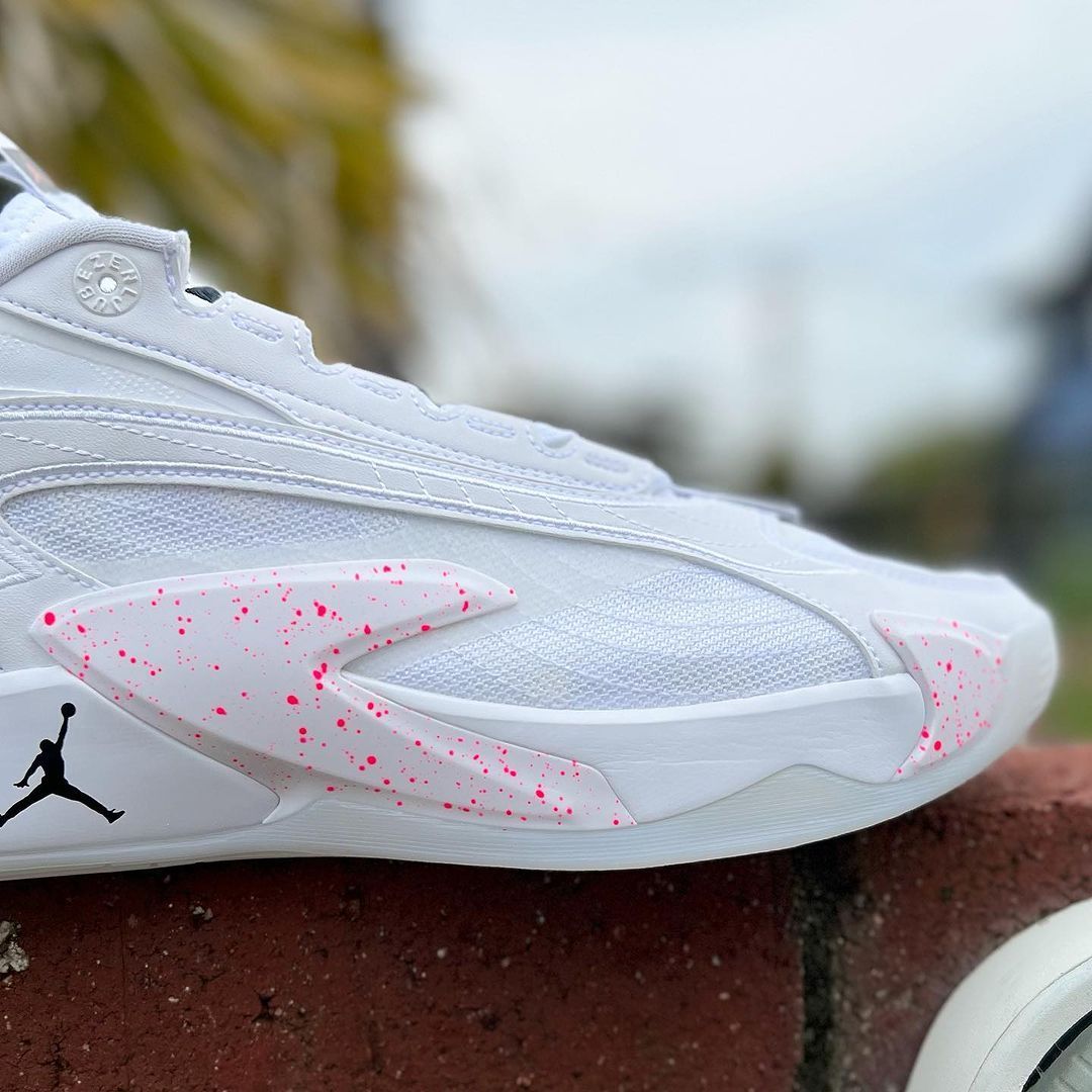 JORDAN LUKA 2 ナイキ ジョーダン ルカ 2 ドンチッチ 【MEN'S】 white/hyper pink-black DX9012-106