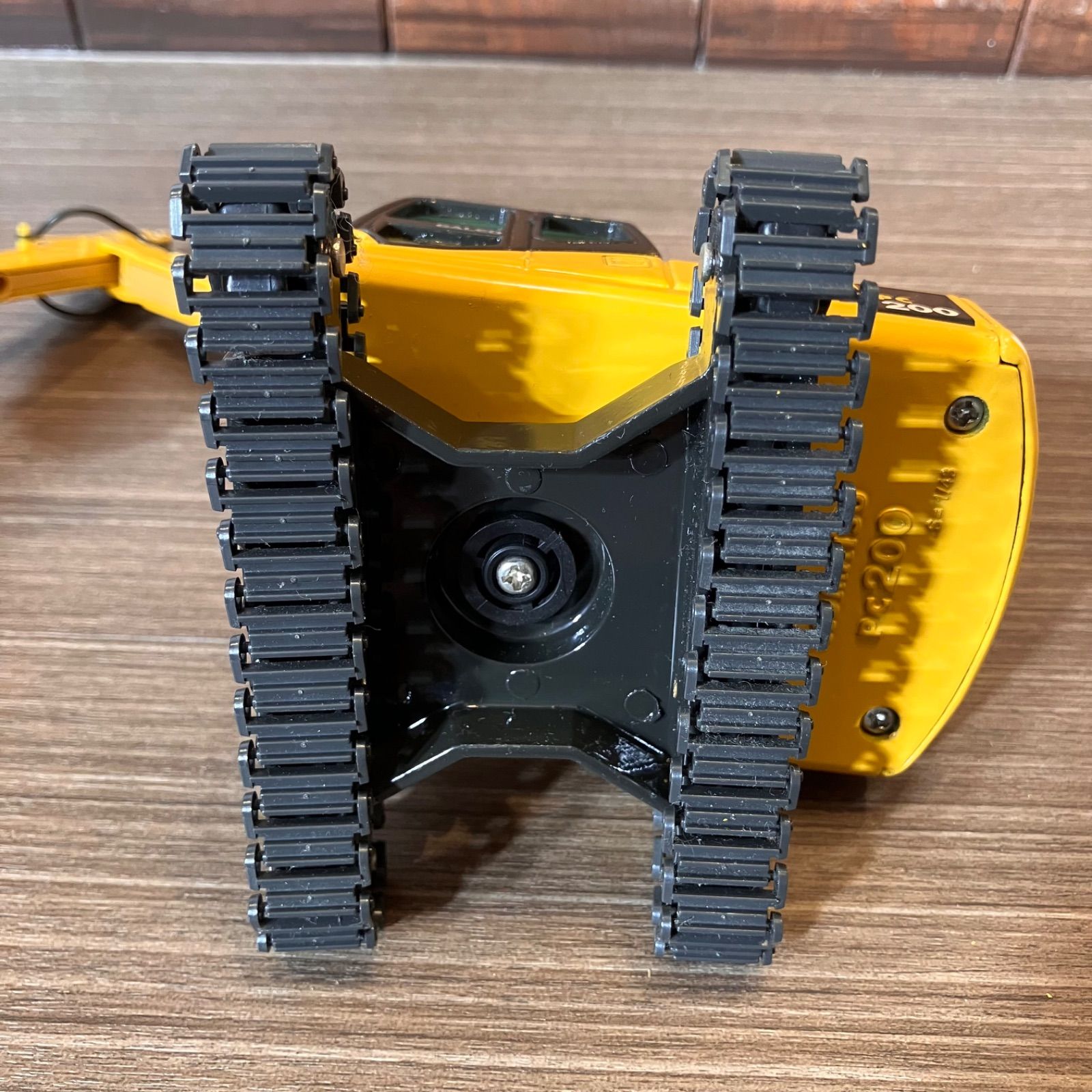 送料無料】KOMATSU／コマツ PC200 パワーショベル ミニチュア 1/43