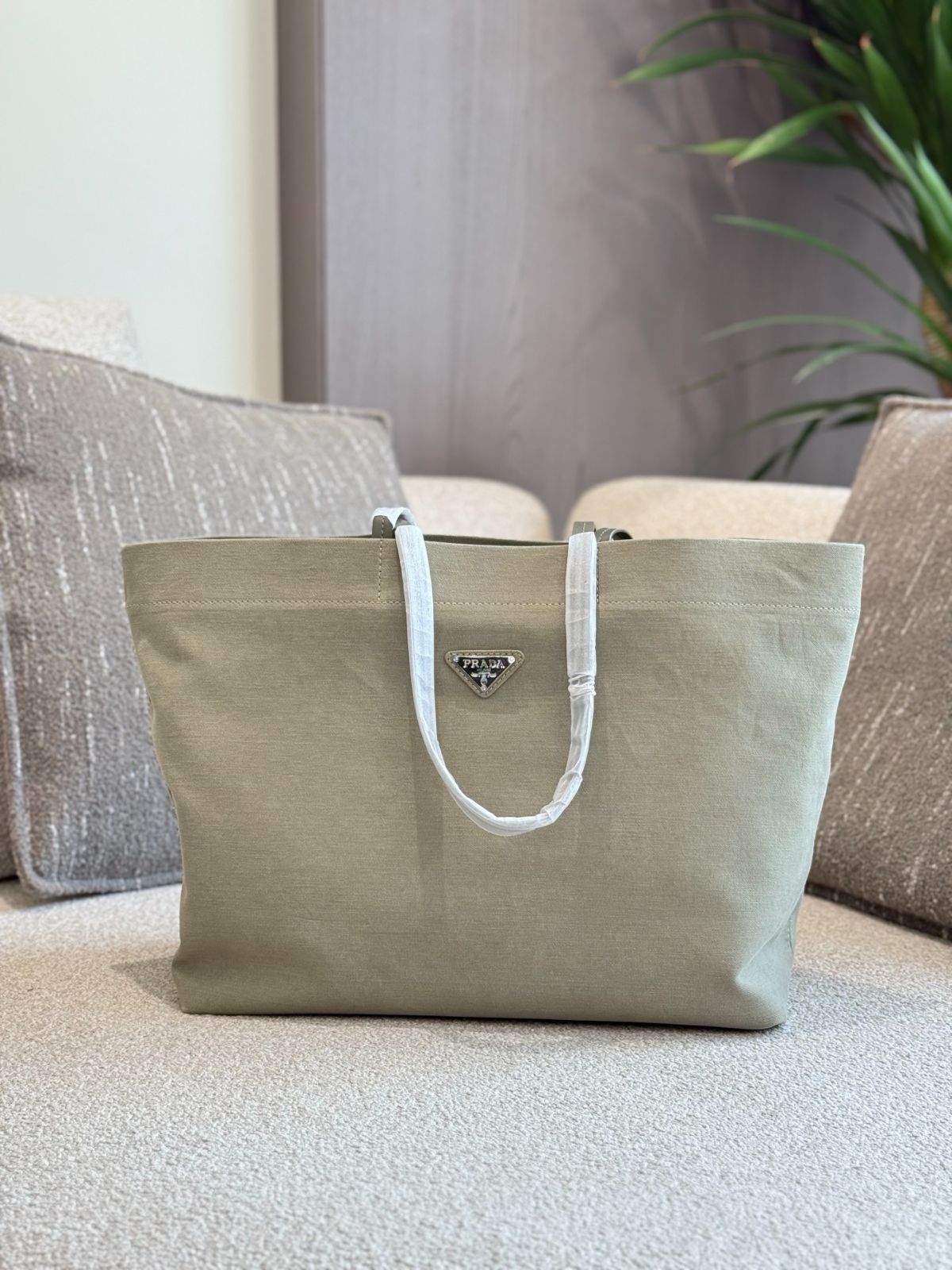 今日特価】Prada デニム ショッピングバッグ マッチグリーン（38