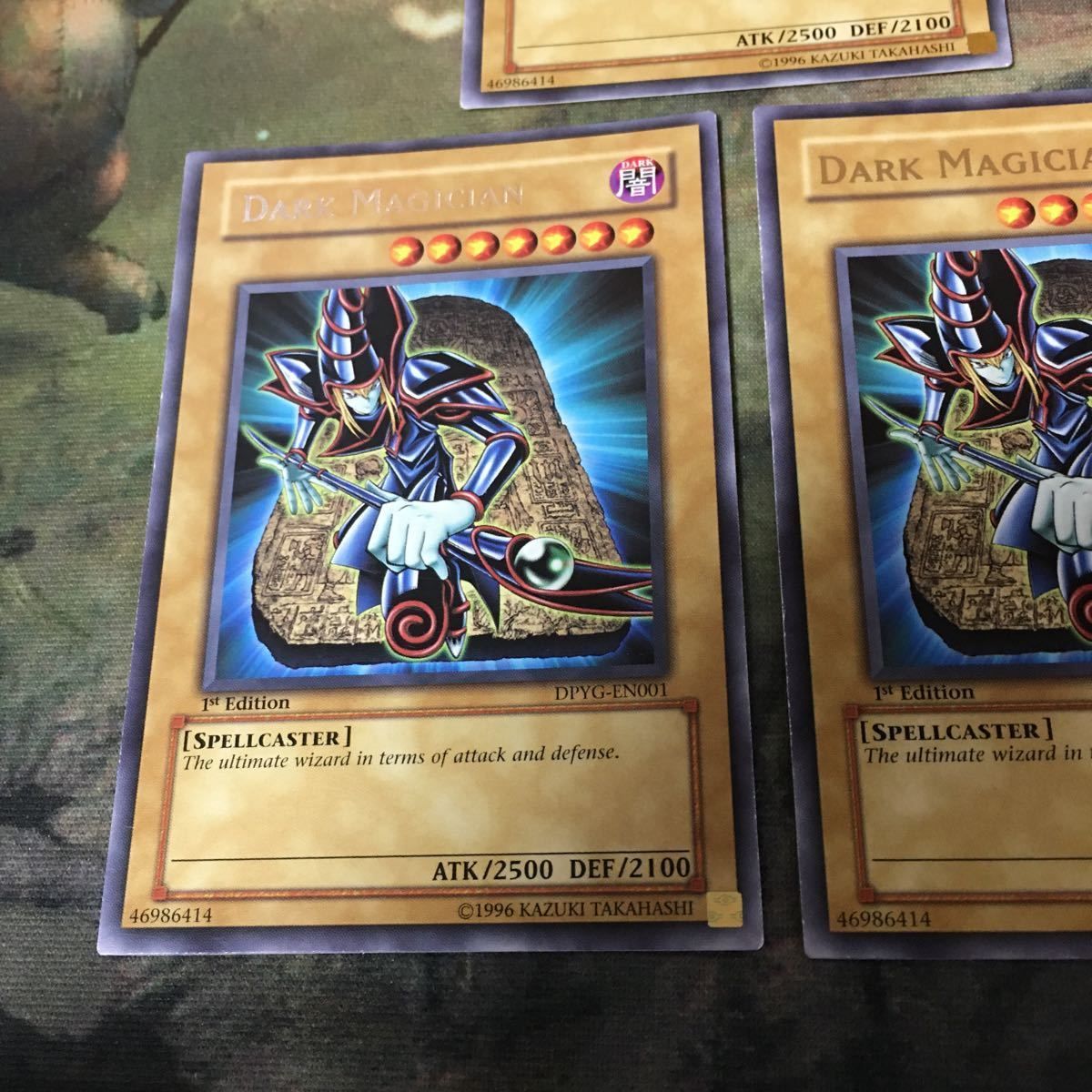 英語版ブラック・マジシャン (遊戯王) kw6 23 ブラック・マジシャン 英語版 字レア 3枚 DPYG-EN001 1st