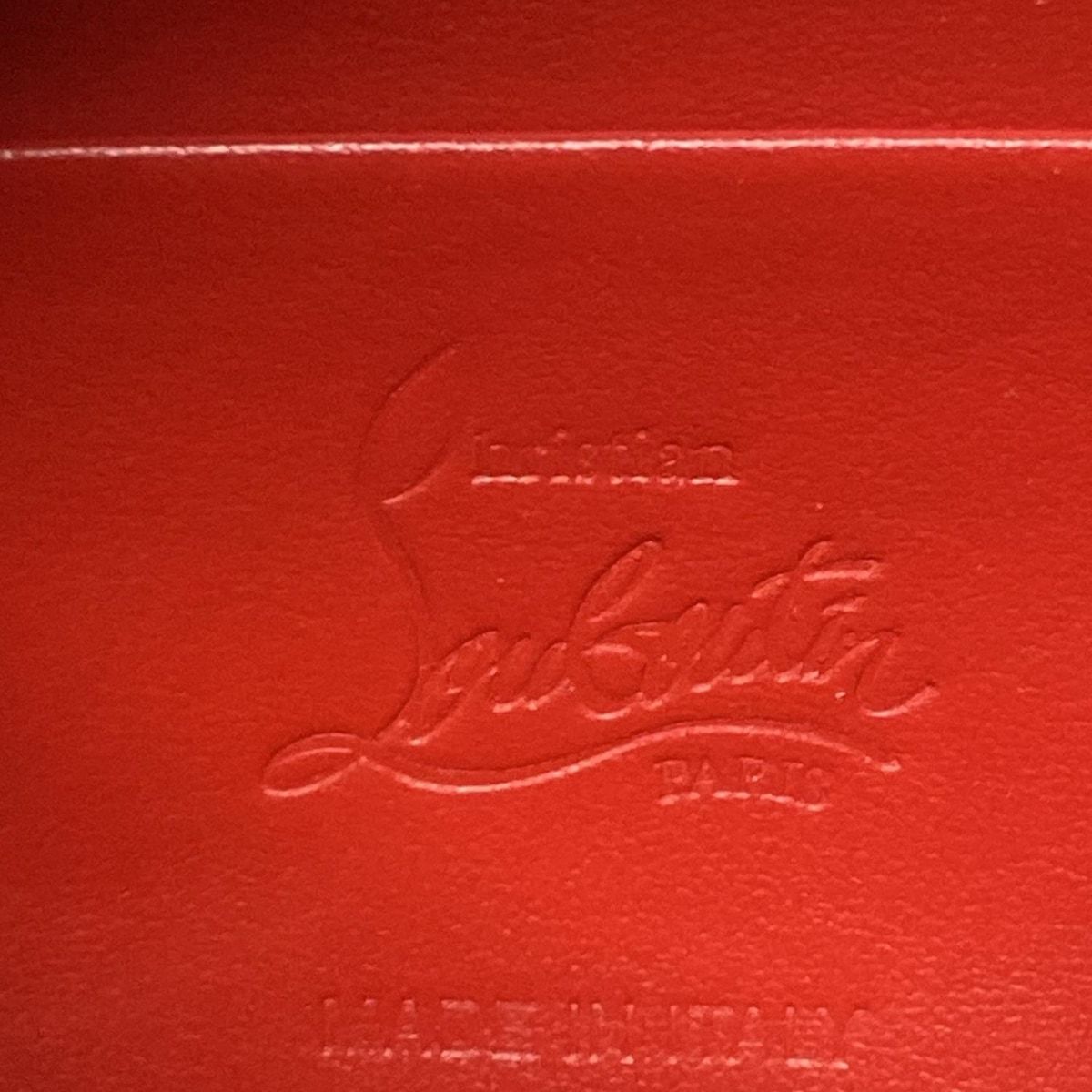 黒×レッド スタッズ