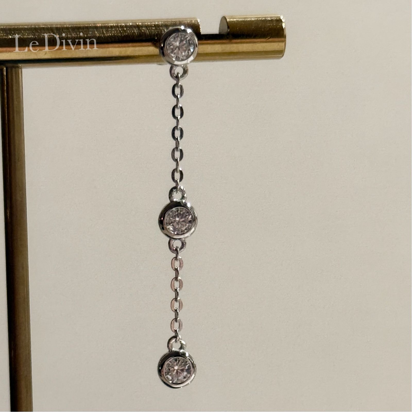 0.6ctベゼルセッティング 高品質モアサナイト ロングピアス Silver925 