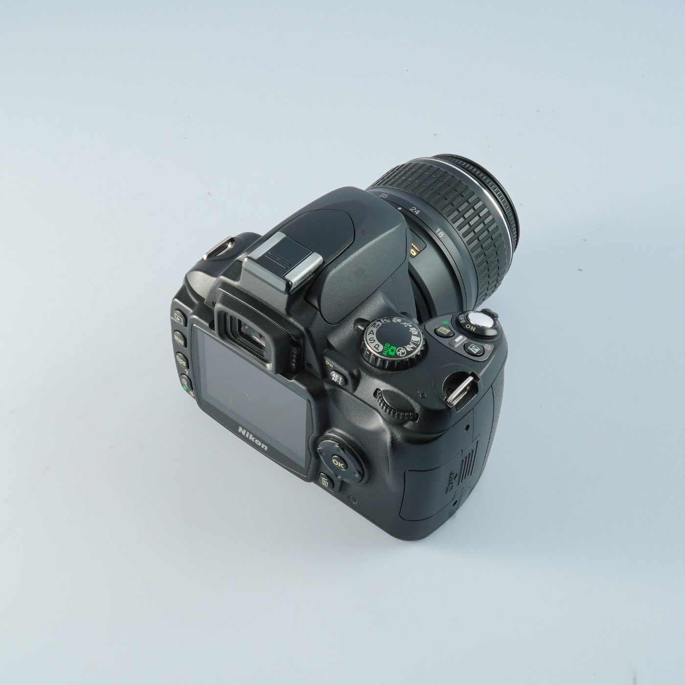 NIKKOR 18-55mm