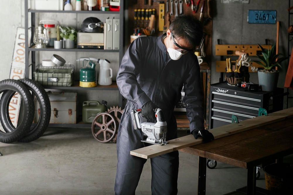 アイリスオーヤマ 共通バッテリーシリーズ コードレス ジグソー 電動のこぎり 18V バッテリー 充電器付 ブレード付属 スピード変速機能 LEDライト付き ホワイト IRIS OHYAMA JJS181 HRDEVELOPMENT_JP