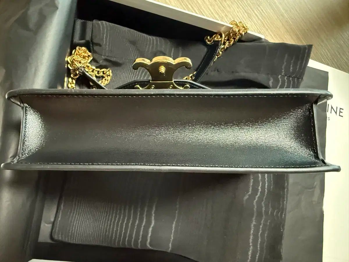 Celine セリーヌ WOC マーゴット チェーンウォレット