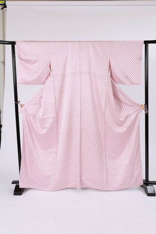 小紋　疋田絞り　菱　薄ピンク　紫A085 小紋 疋田絞り 菱 薄ピンク 紫A085 - メルカリ