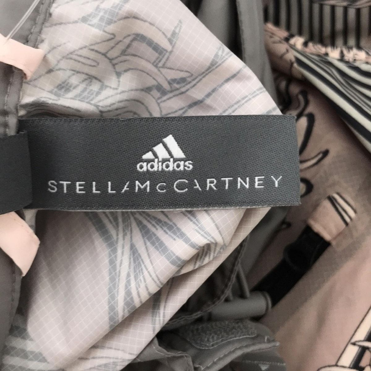 ステラマッカートニー　アディダス　パーカー　グレー　Lサイズ adidas by Stella McCartney クロップドパーカー / アディダス
