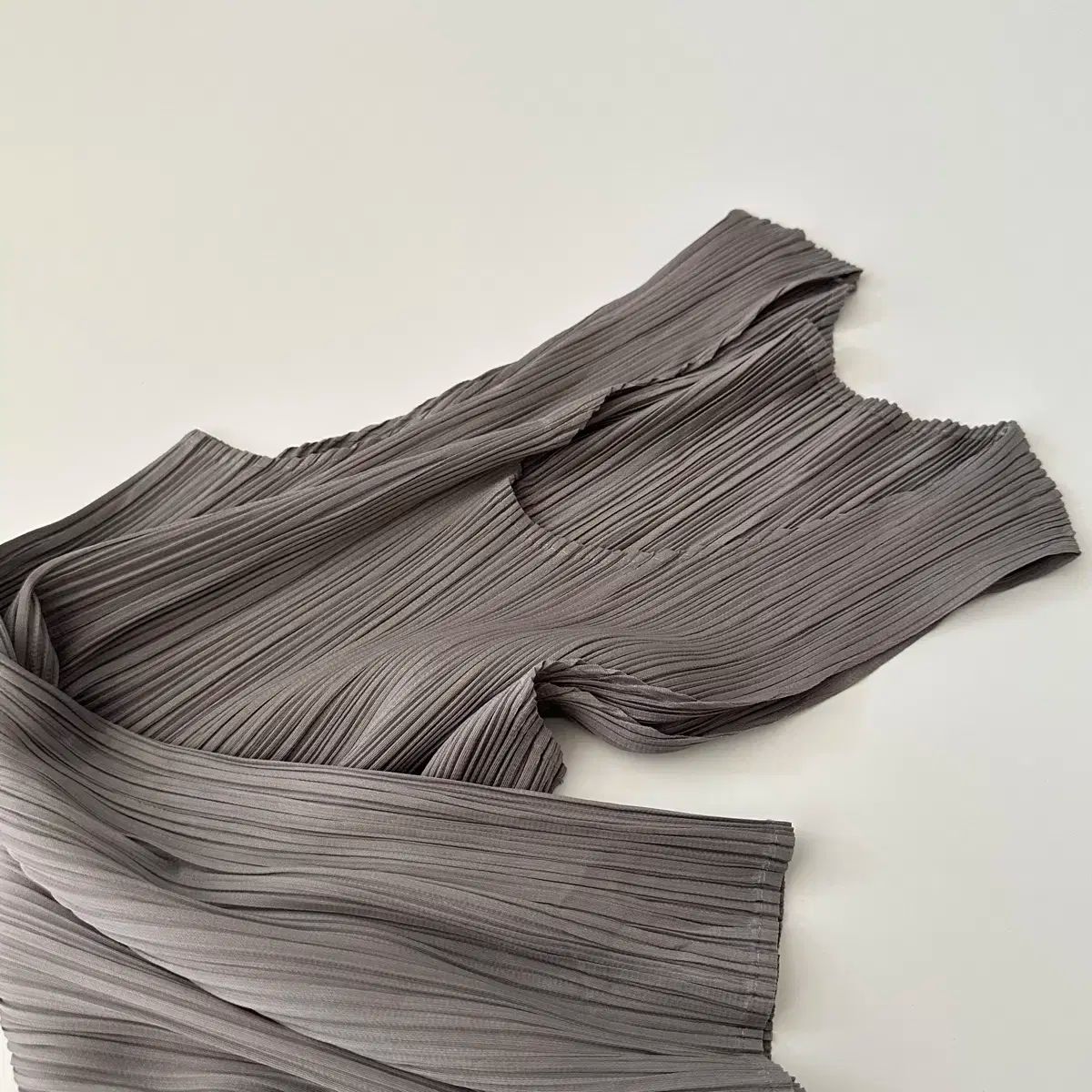 ISSEY MIYAKE イッセイミヤケ PLEATS PLEASE プリーツプリーズ ノースリーブ