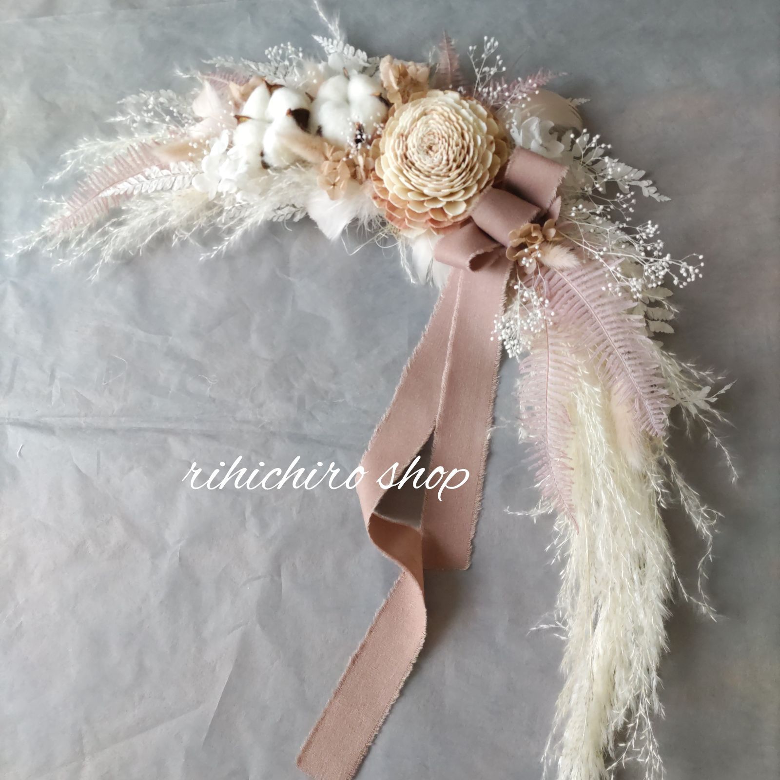 パンパスグラスの横長スワッグ ニューボーンフォト バースディフォト パンパスグラスの横長スワッグ ニューボーンフォト バースディフォト