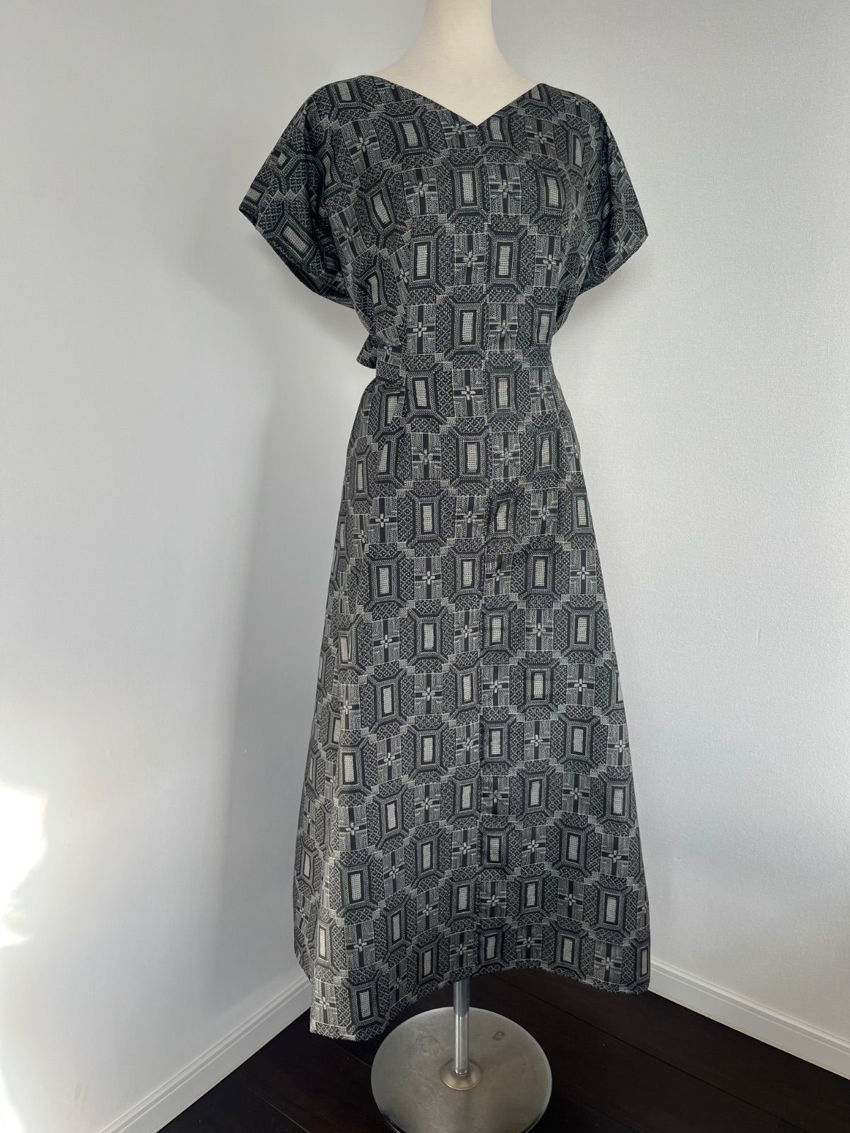 洗い済み 白大島紬 袷小紋 麻の葉柄 八掛茶色 帯を選ばないお着物 母の