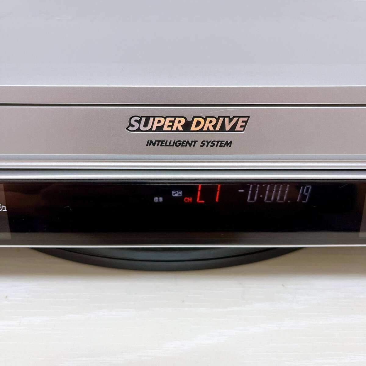 Panasonic ビデオ一体型DVDプレーヤー NV-VP33-S 51q5RG39S6L._UF894,1000_QL80_.jpg