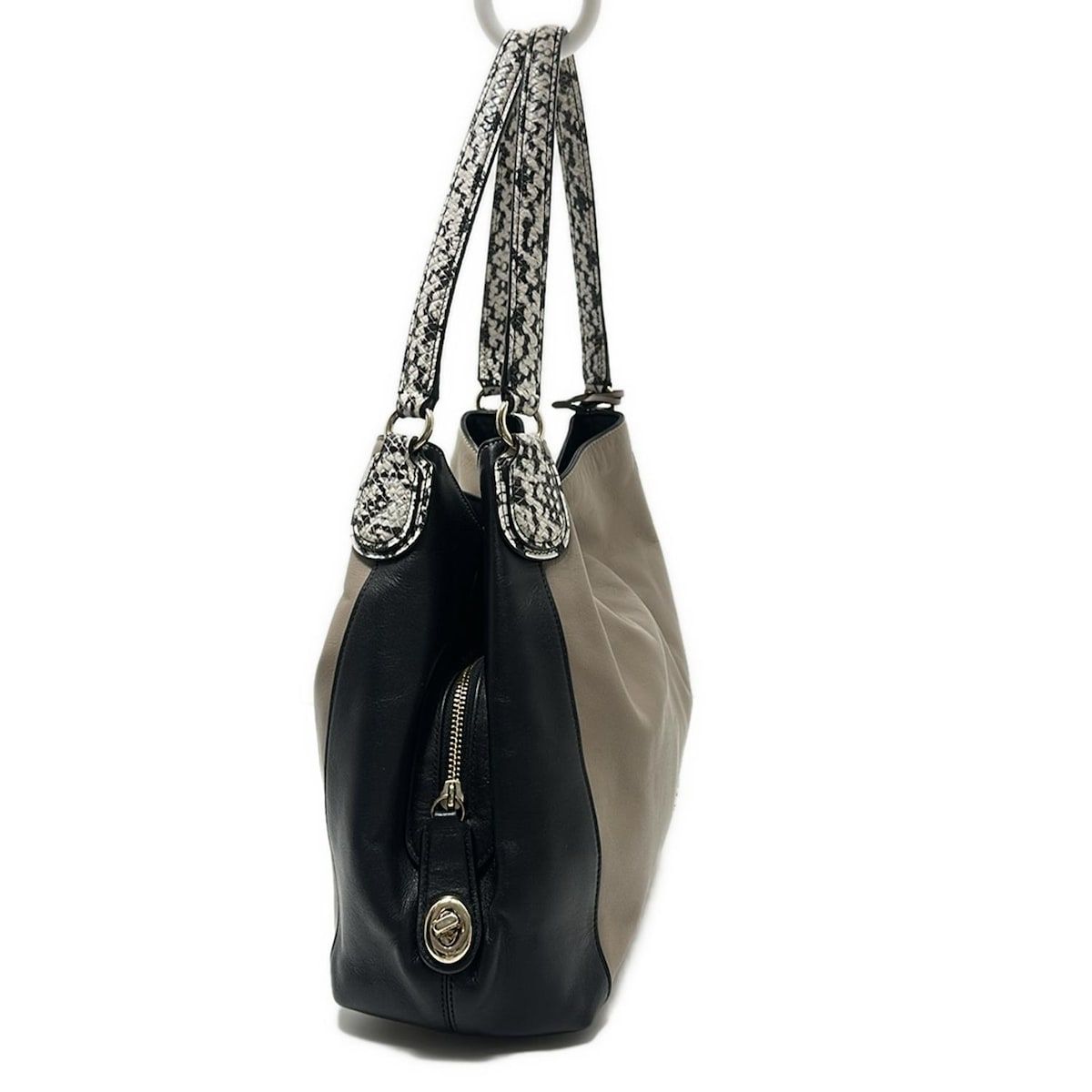COACH(コーチ) ショルダーバッグ - 36551 ベージュ×黒×白 レザー