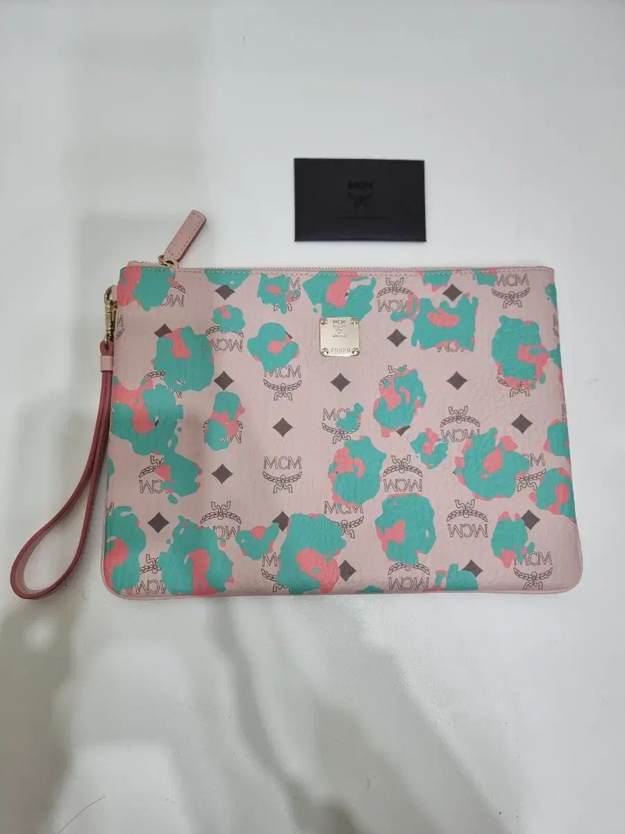 mcm クラッチバッグ
