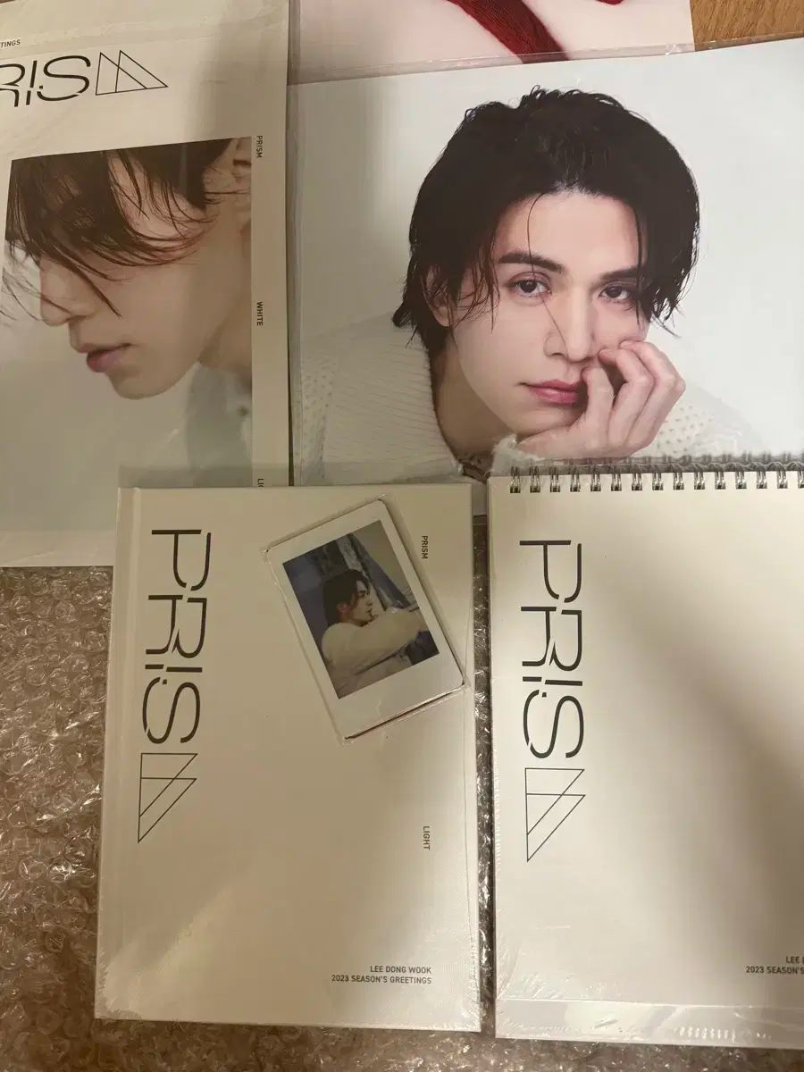 イ・ドンウク、デビュー後初のシーズングリーティングが発売決定…魅力