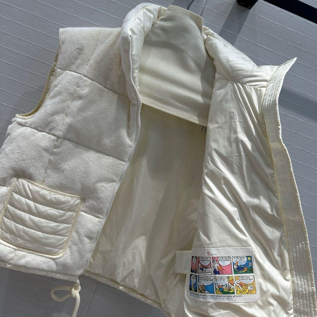 MONCLER ホワイト ダウンベスト MONCLER - モンクレール MONCLER ダウンベスト 衣料品 アウター