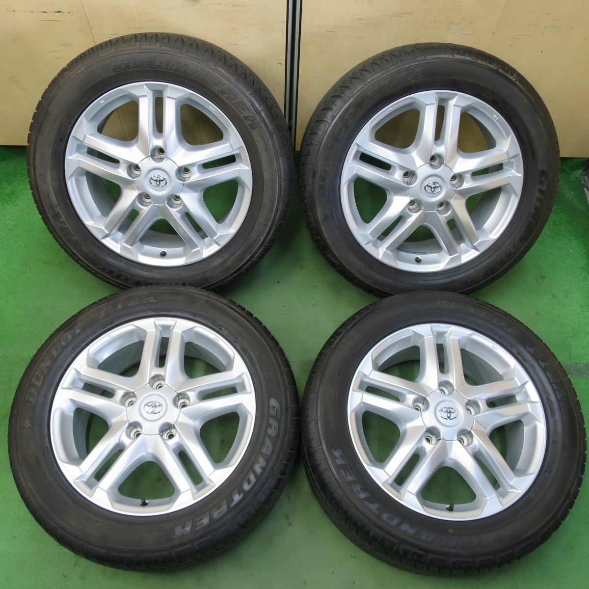 バリ溝！キレイ！9.5分☆トヨタ ランクル 200 ZX 純正 285/50R20