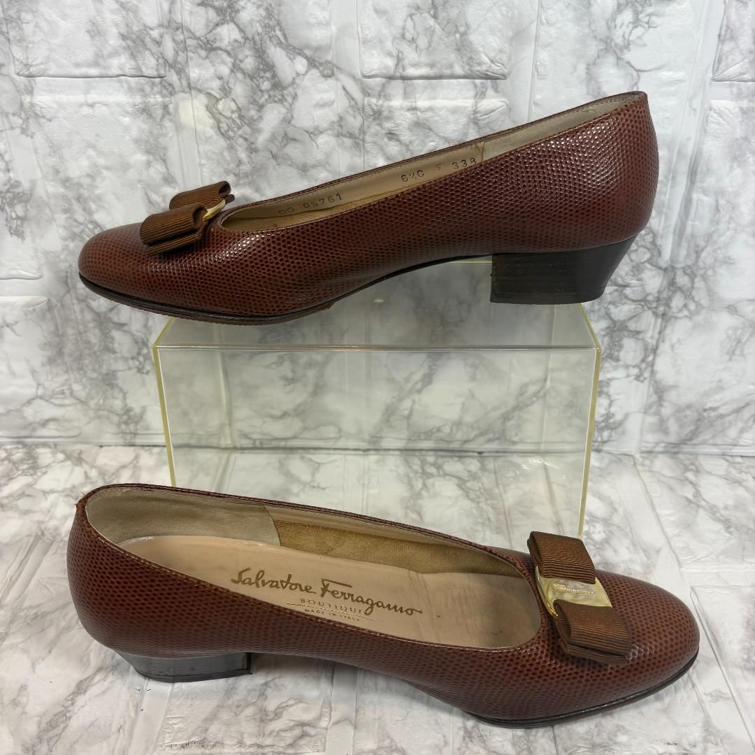 お歳暮 時期 VARA フェラガモ Ferragamo Salvatore リボン23.5cm メルカリ - 靴