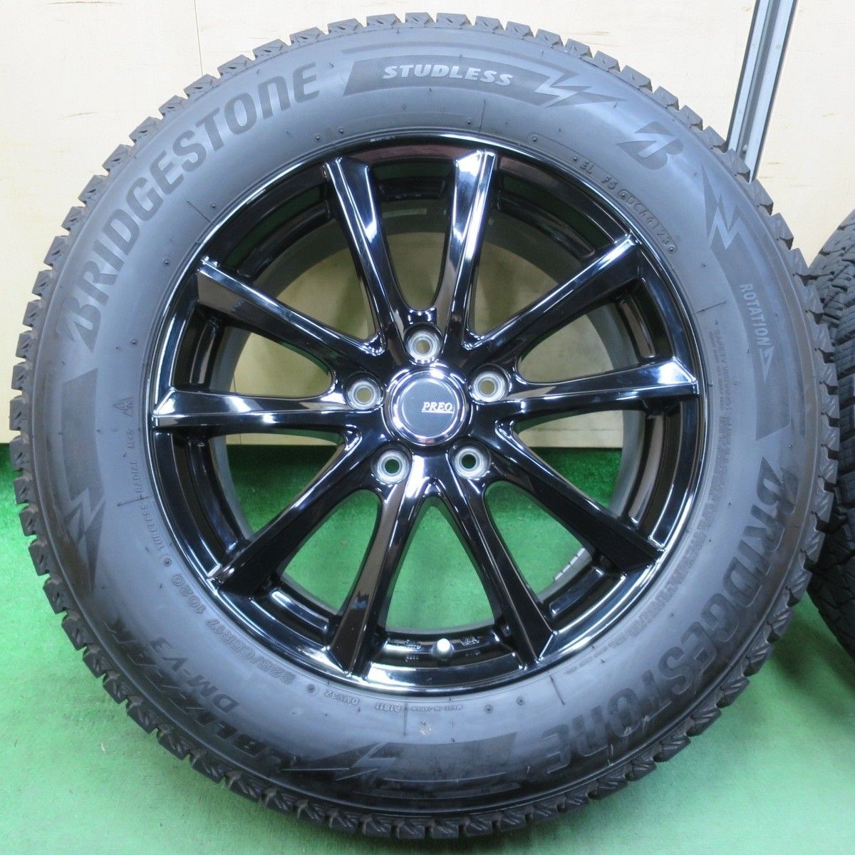 ★☆【中古美品】225/65R17 ブリジストン スタッドレス ブリザック DM-V2 CX-5等☆★ ◎超バリ溝 スタッドレス ブリヂストン ブリザック DM-V3 225⁄65R17