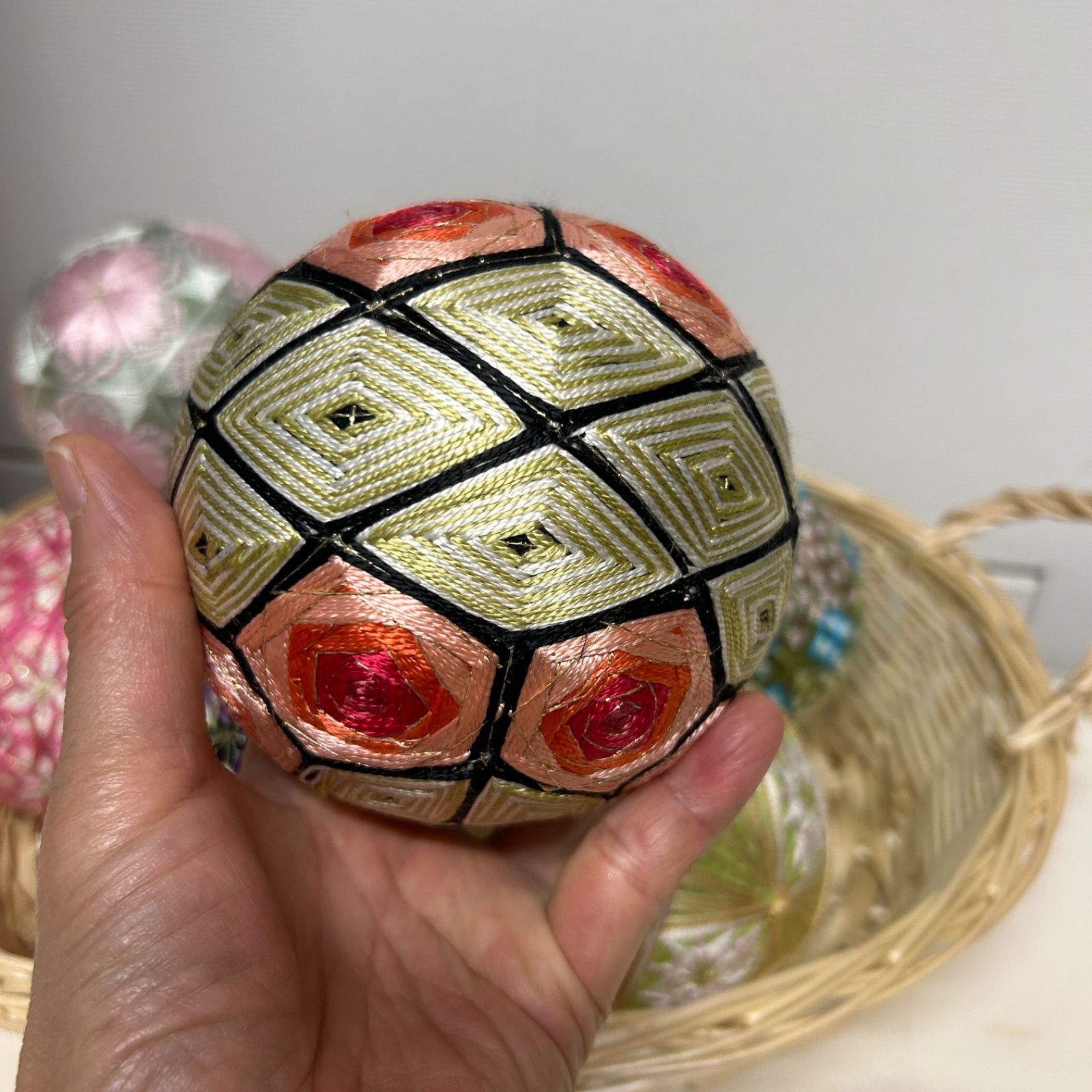 SALE【手毬25-5-7】てまり・手鞠・薔薇柄手まり・手作り・約12cm