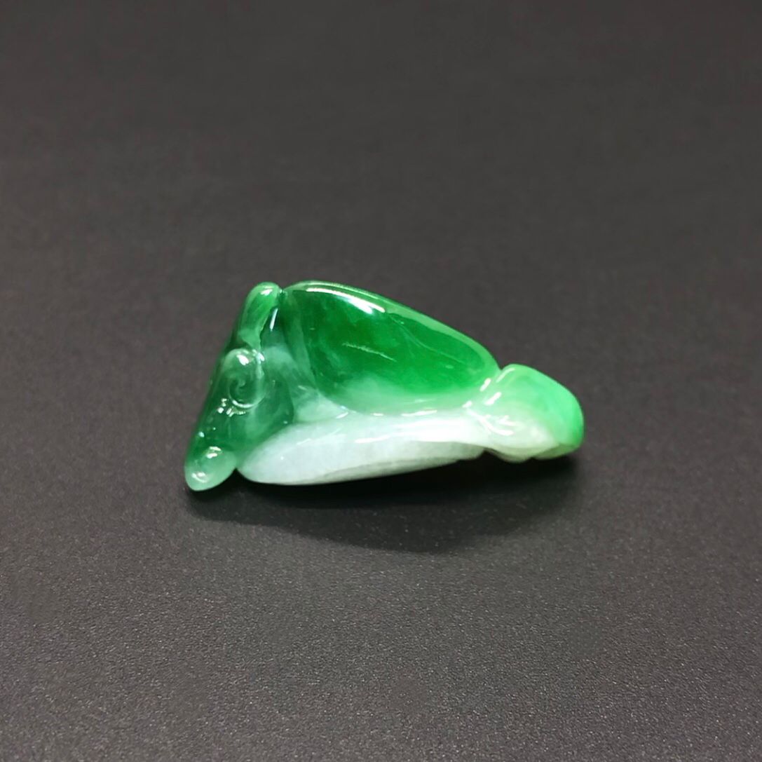 希少】天然本翡翠 高品質ろうかんグリーン ペンダント 36.30ct 上質 