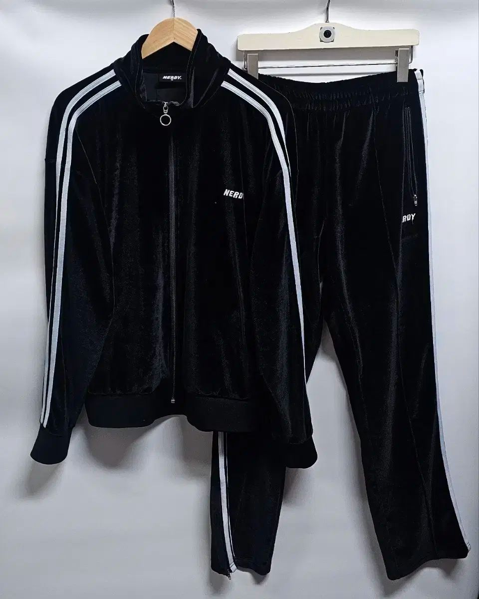 Kページ】NERDY ノルディ ストライプジャージ上下セット ブラック