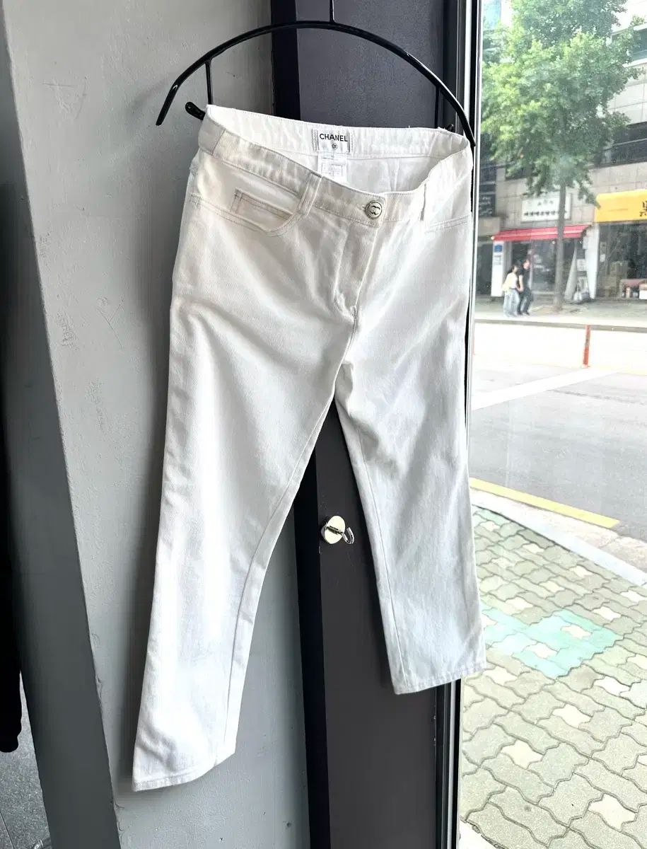 イナ様■ CHANEL シャネル ロングパンツ ホワイト ボタン欠品 訳あり品 楽天市場】極美品 CHANEL シャネル P73635 ウール100％ ココ