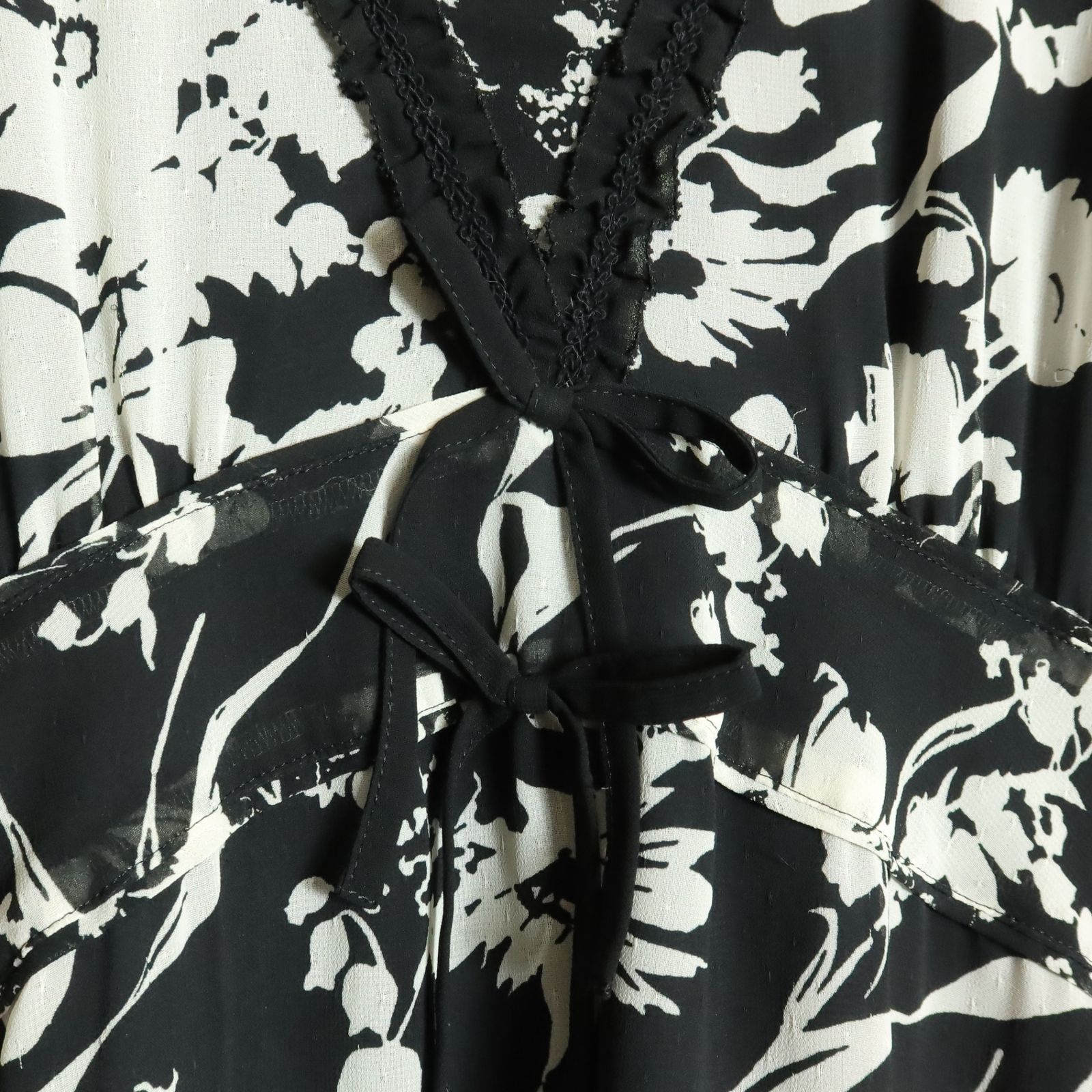 美品◎インゲボルグ マキシ丈ワンピース 花柄 洗える 近年モデル レース 黒 L 美品◎インゲボルグ マキシ丈ワンピース 花柄 洗える 近年モデル