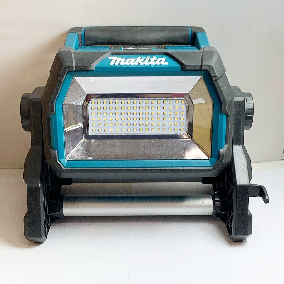 完売商品】マキタ 充電式スタンドライト ML809【中古品】