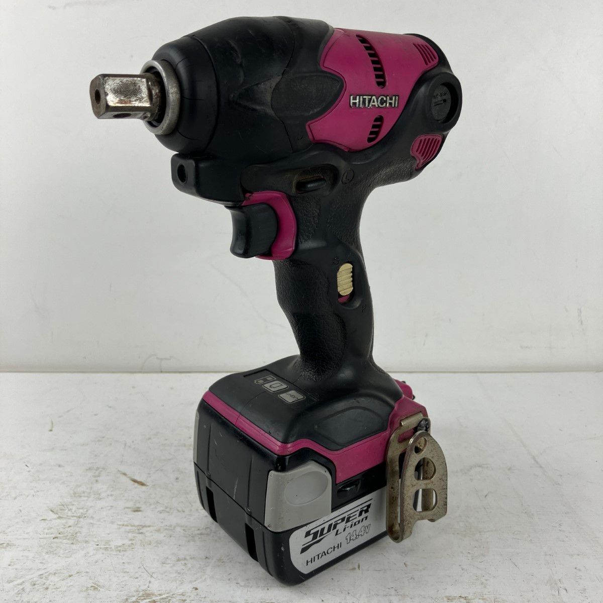 ЗЗHITACHI 日立 14.4v 12.7mm インパクトレンチ バッテリーx1 充電器無し WR14DSL ピンク