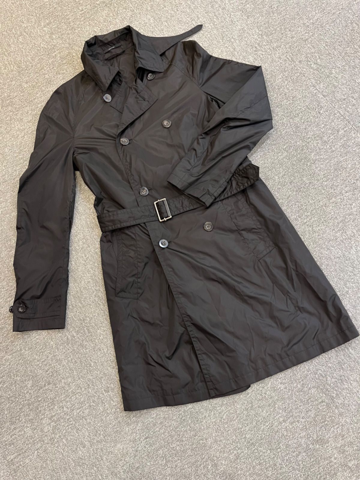 GUCCI黒 ナイロン トレンチコート イタリア製　美品 GUCCI黒 ナイロン トレンチコート イタリア製 美品