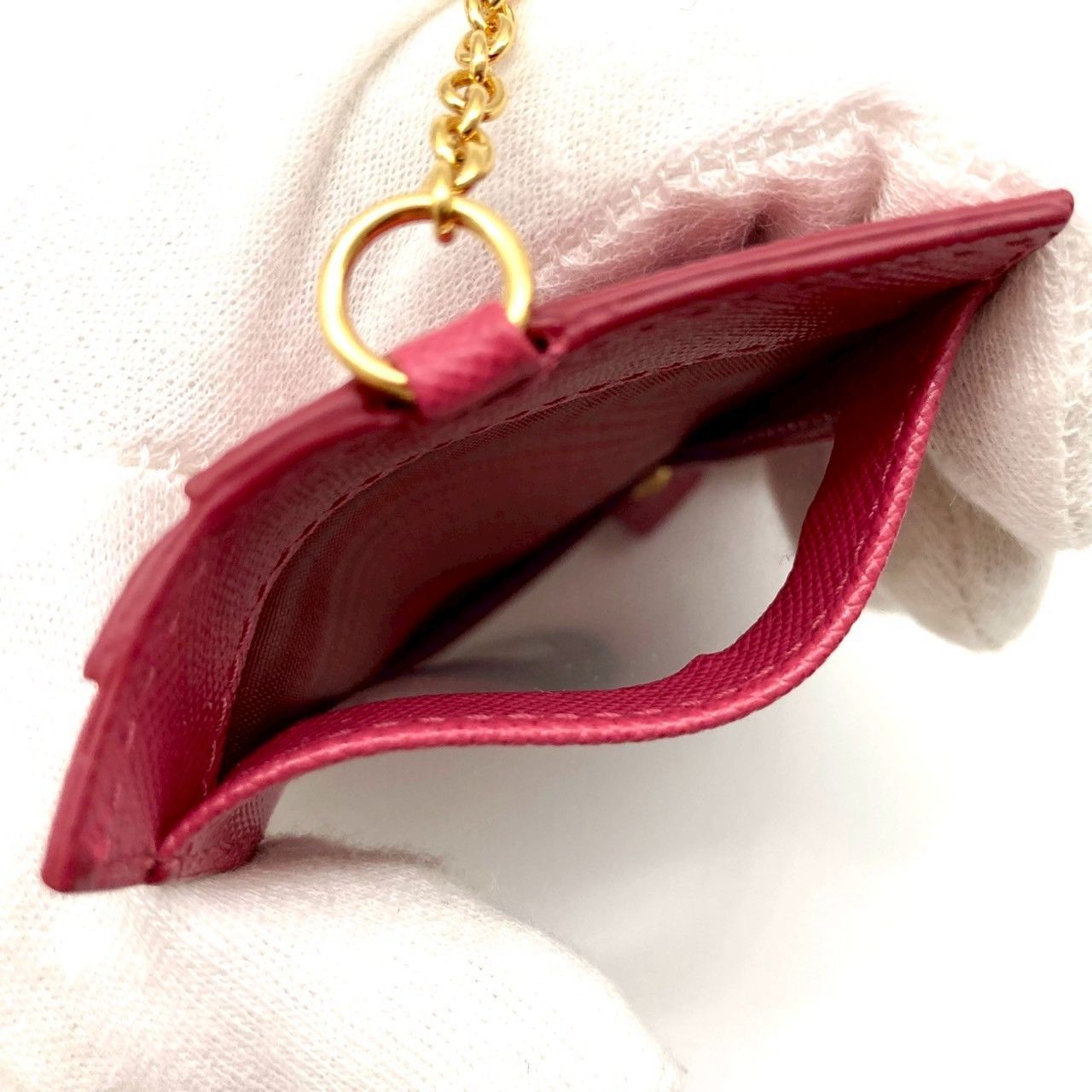 プラダ パスケース カードケース レザー ピンク チェーン付き 美品 70825 プラダ パスケース カードケース レザー ピンク チェーン付き 美品