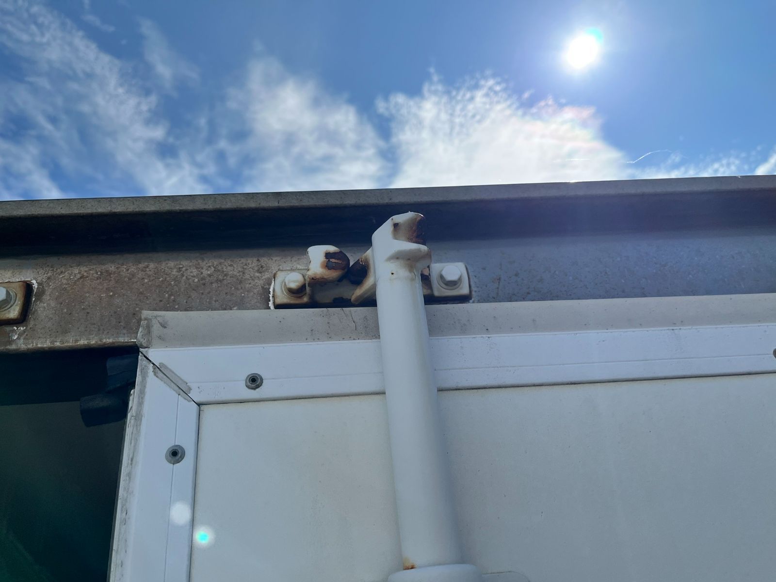  1.8坪 コンテナ 2ｔ用保冷物置 バイクガレージ 倉庫 簡易 観音開き 仮設倉庫 屋外収納庫 物置 車庫