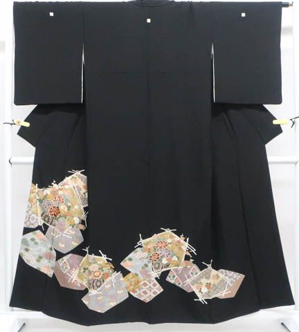 リサイクル着物 黒留袖 五つ紋 金駒刺繍 比翼仕立 古典花文 正絹 身丈約158.5cm 裄丈約65.5cm 25z06-3688 一輝堂】リサイクル着物 黒留袖 五つ紋 金駒刺繍 比翼仕立 古典花文