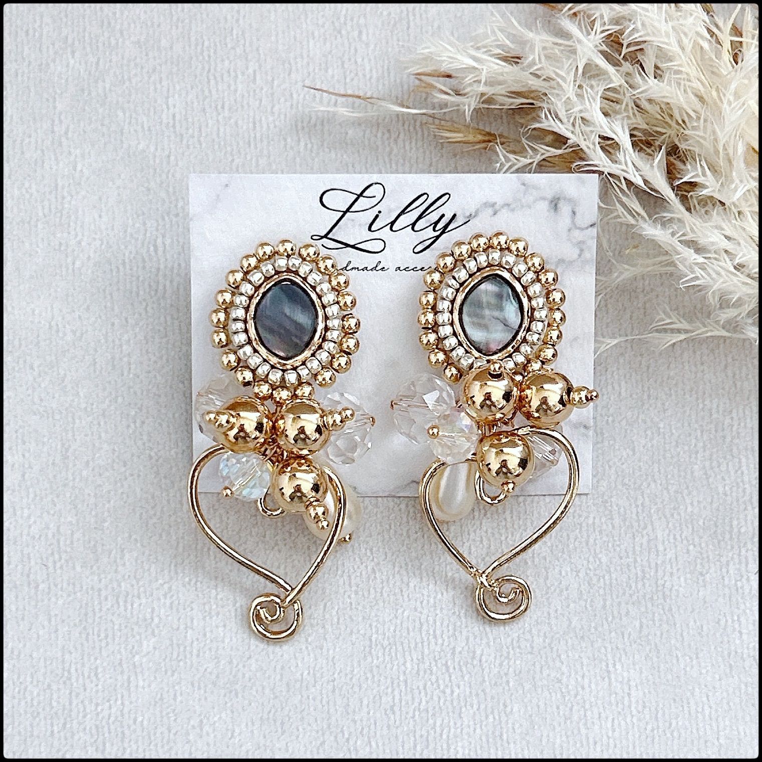 729 ハンドメイド/ハート/ビーズ刺繍/アンティーク/大ぶりピアス 