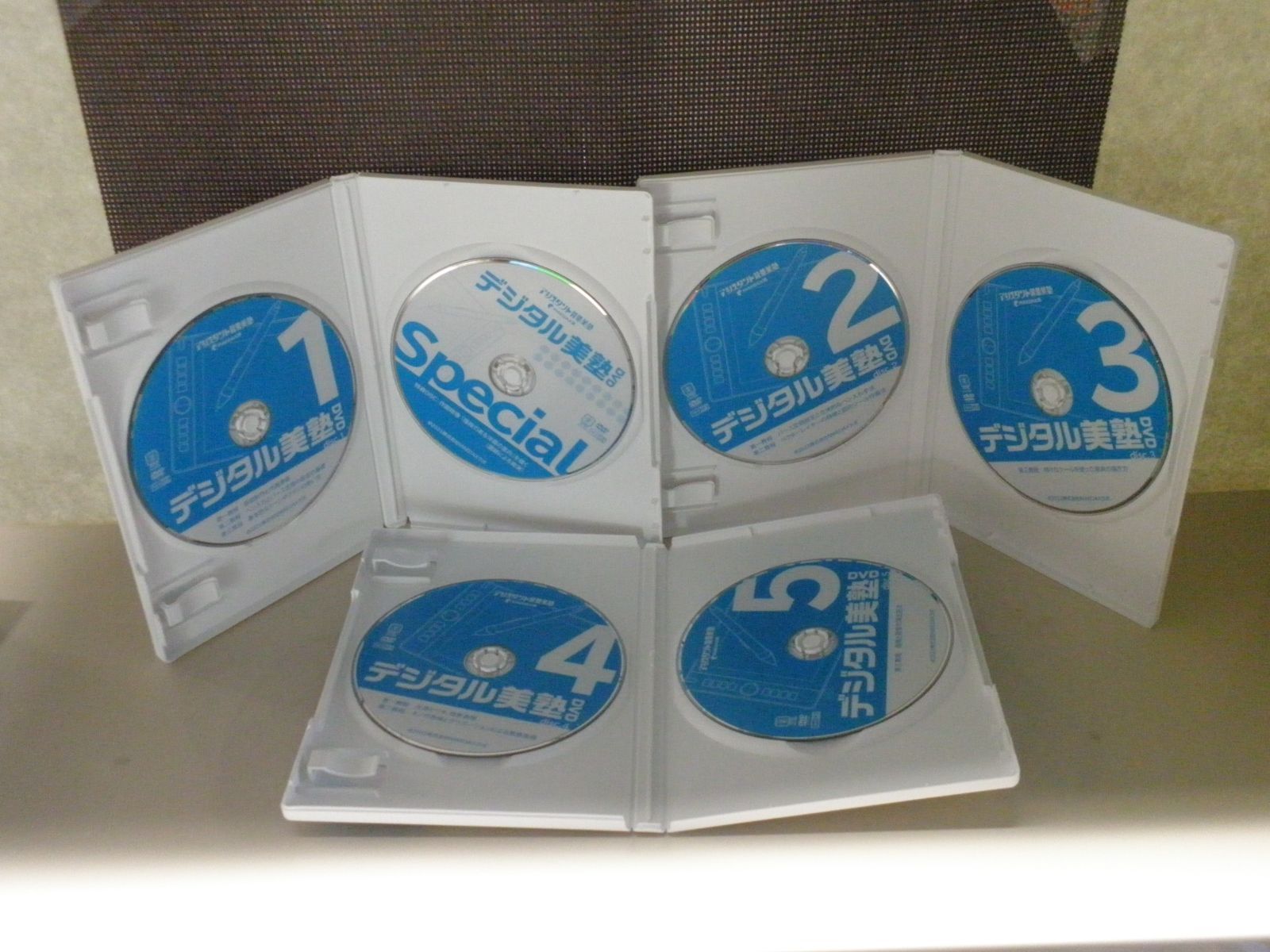 DVD】アシスタント背景美塾 MAEDAX派 デジタル美塾 DVD BOX - メルカリ