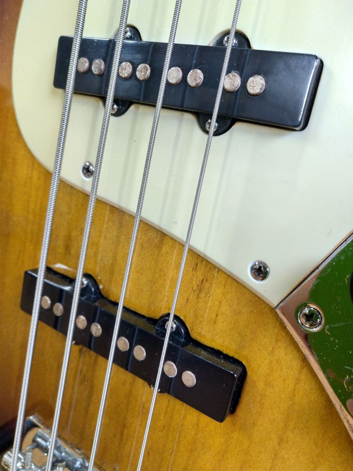 メルカリ便　buskers エレキジャズベース　弦新品　ソフトケース付き ljbx13-3ts.jpg