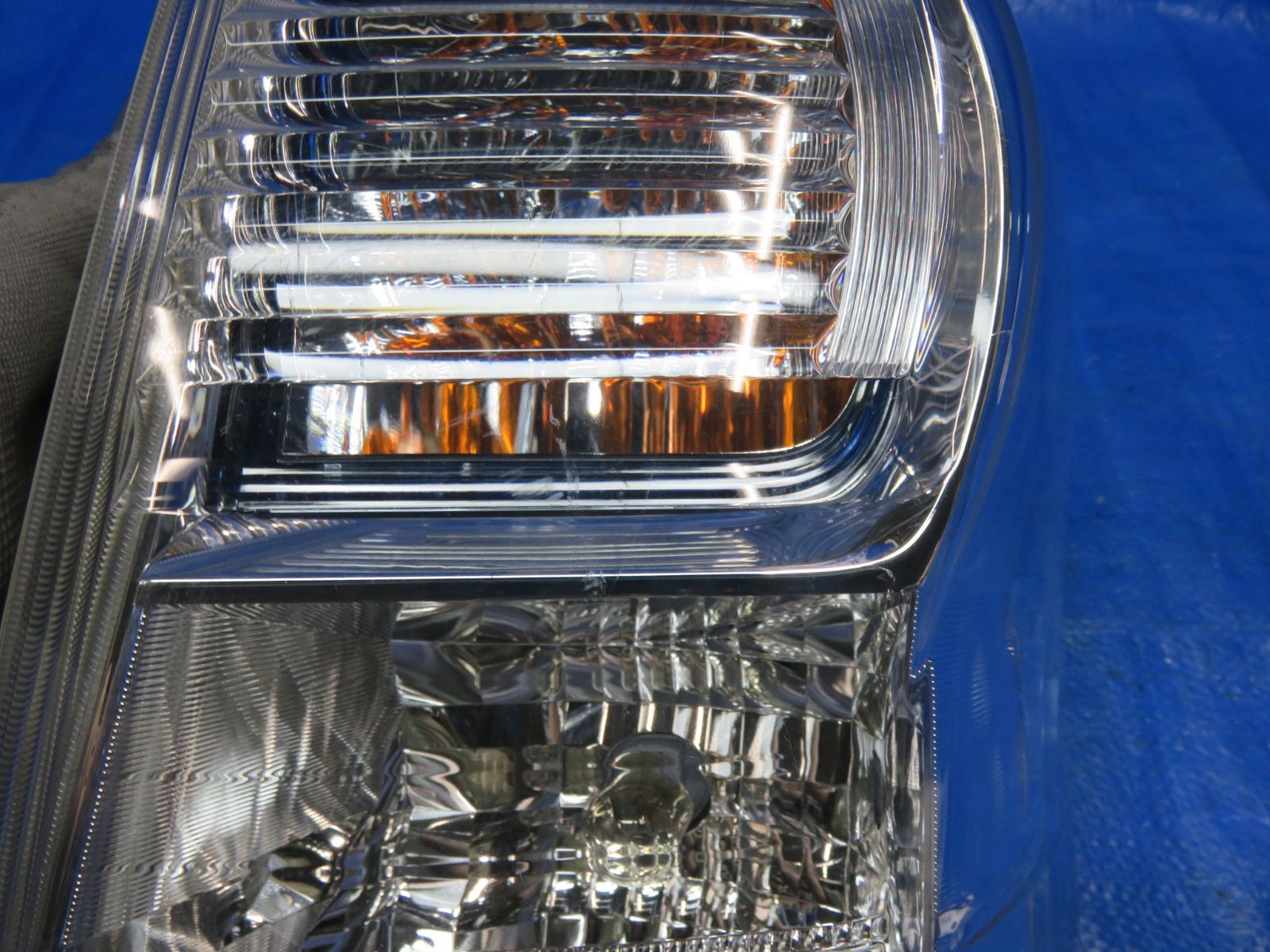 トヨタ プリウスα 純正左テールランプ STANLEY 47-46 トヨタ純正