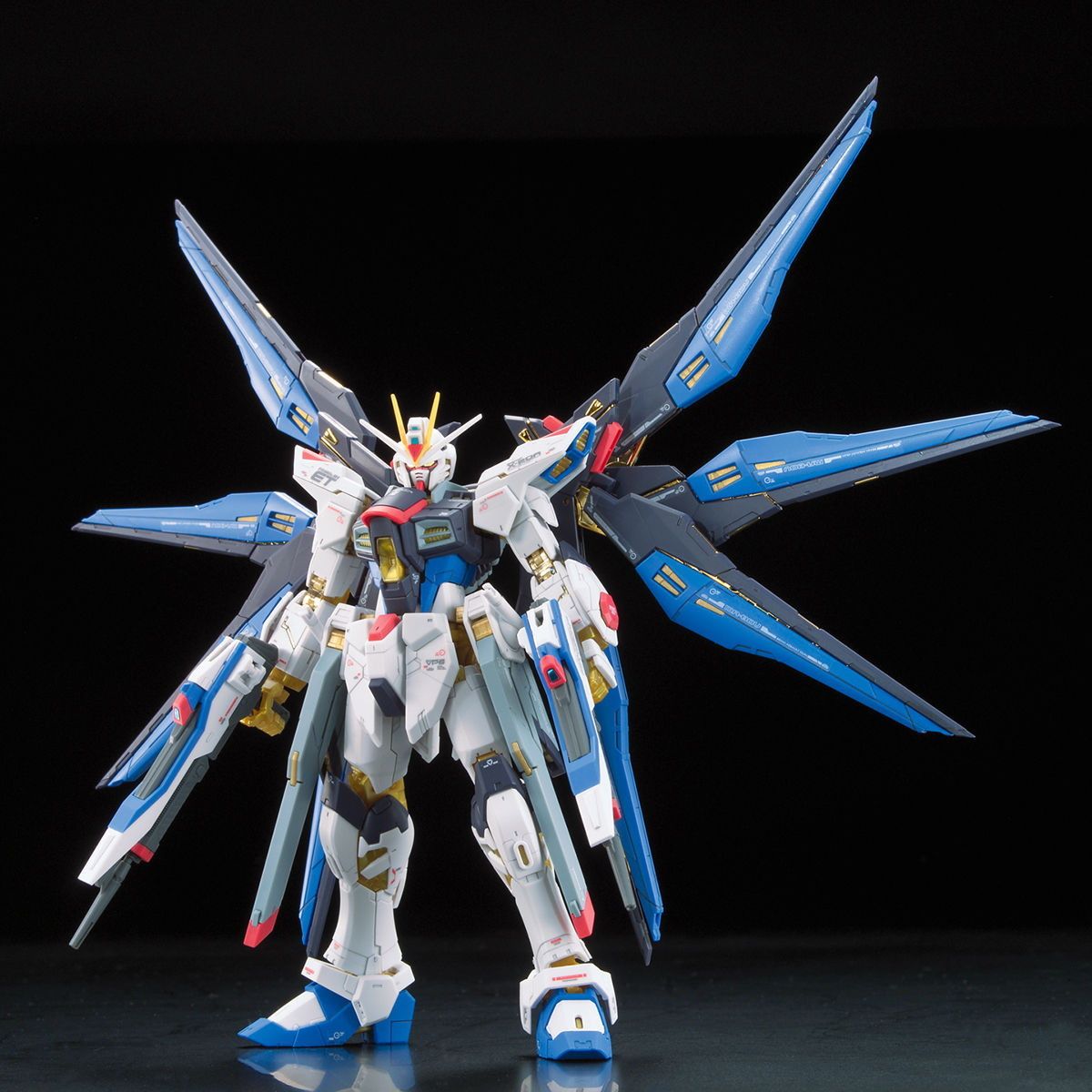 RG ストライクフリーダム デスティニー ガンプラ「RG ストライクフリーダムガンダム［チタニウム