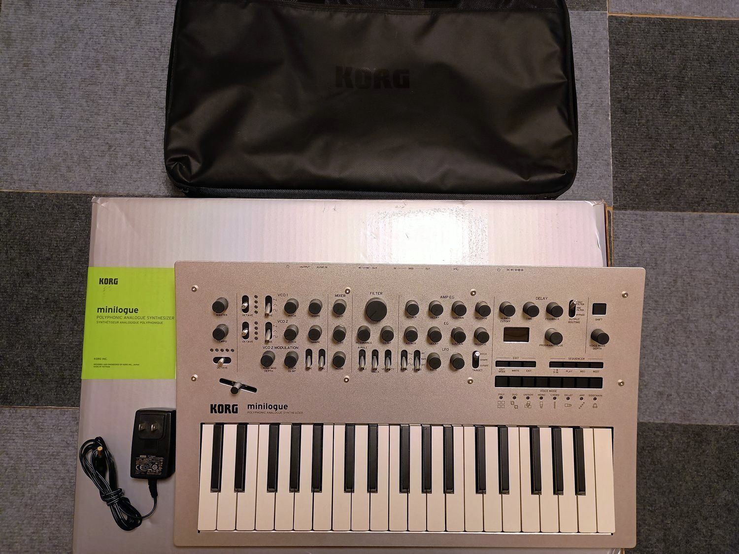 KORG minilogue　本体・専用ケース・電源ケーブル付き Amazon.co.jp: Analog Cases Korg Minilogue/Minilogue XD