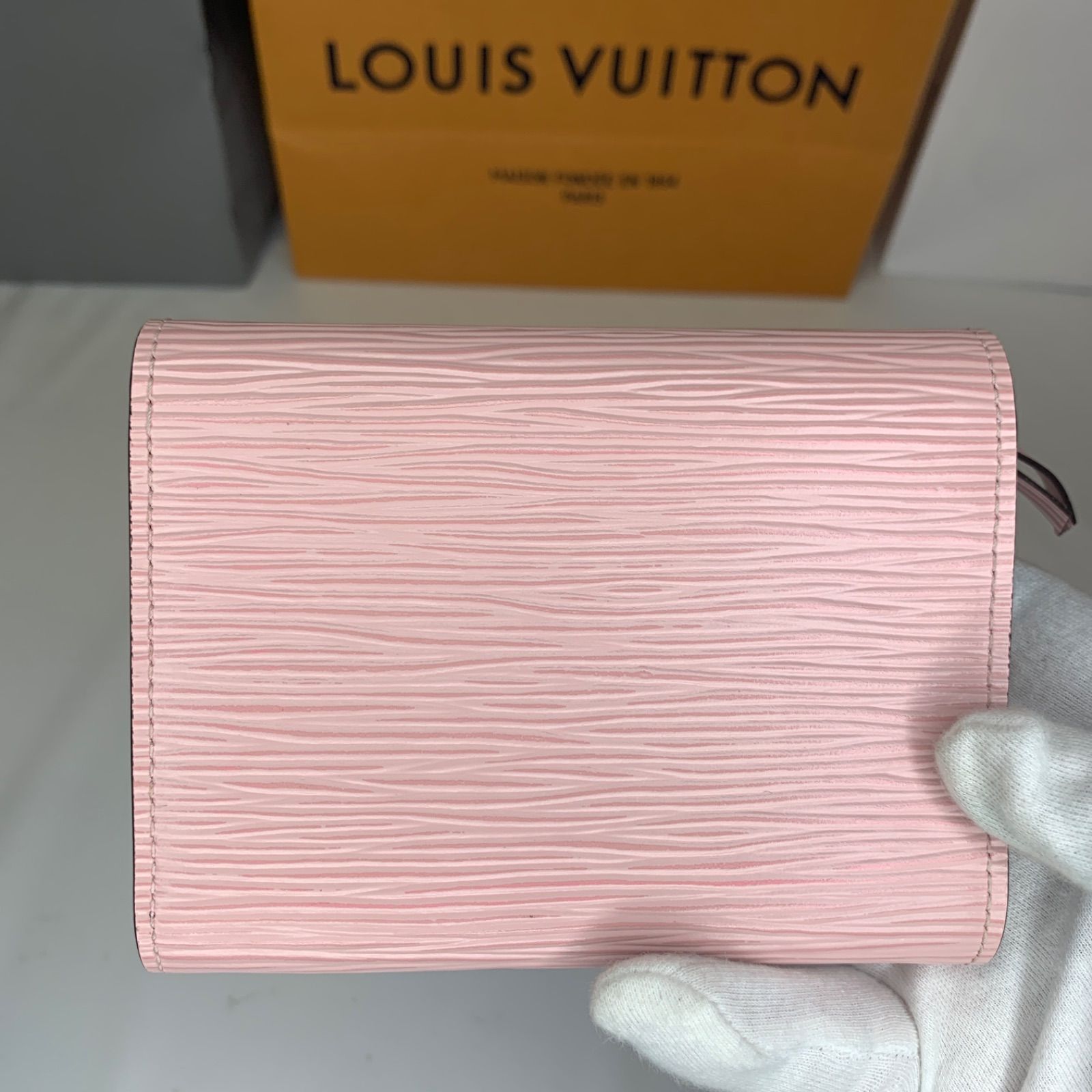 【ほぼ未使用】 VUITTON ヴィクトリーヌ  財布 エピ/ローズバレリーヌ