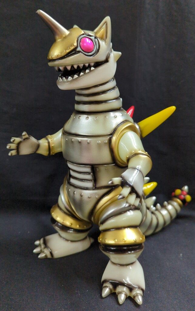 墓場の画廊【限定30体】 キングジョーモン ソフビ 畜光 3月9日(日)より