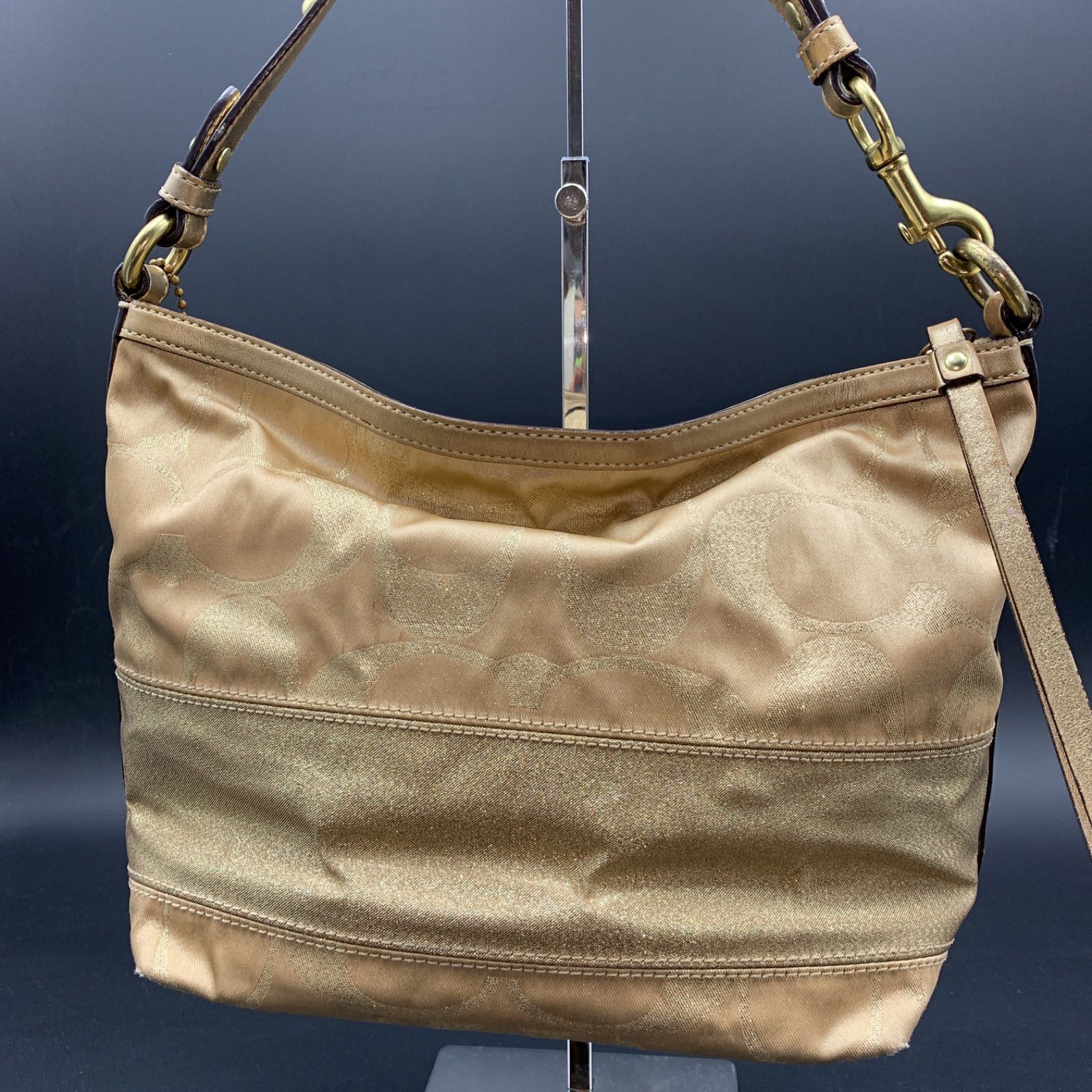 81 COACH コーチ シグネチャー ショルダーバッグ 12909 - メルカリ 81 COACH コーチ シグネチャー ショルダーバッグ 12909 - メルカリ