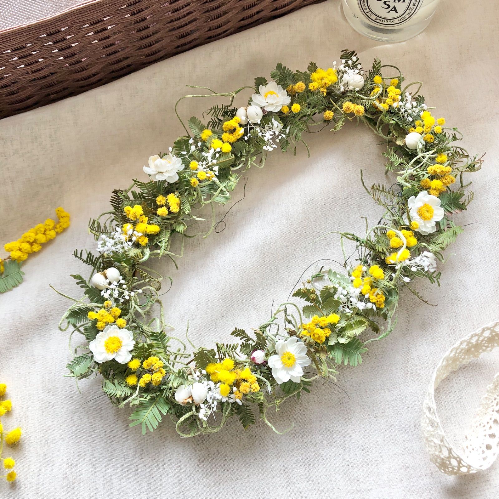 春待ち　パールアカシアと小花のハーフリース 春待ち パールアカシアと小花のハーフリース