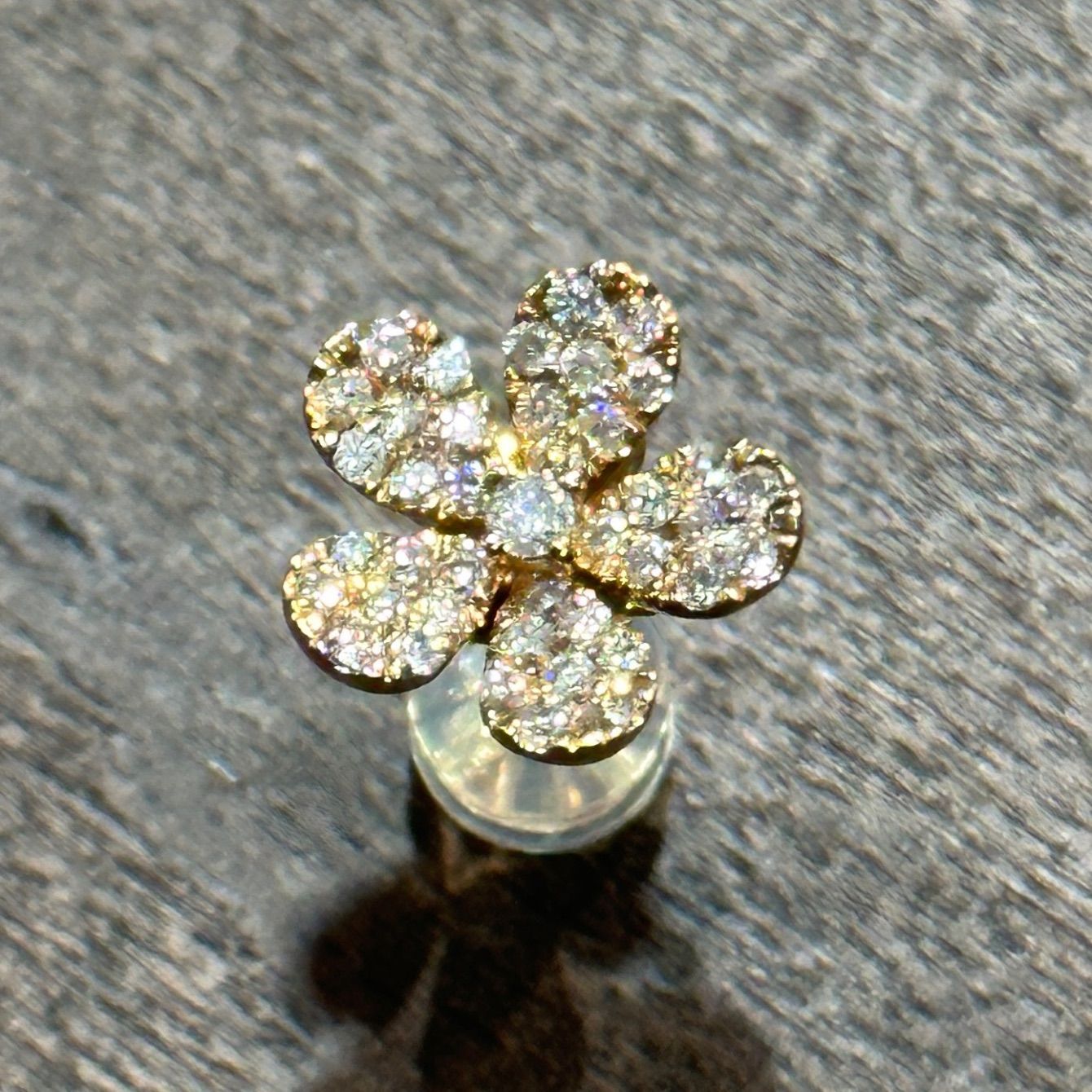 MIO HARUTAKA 天然ダイヤモンド0.25ct K18片耳ピアス - メルカリ
