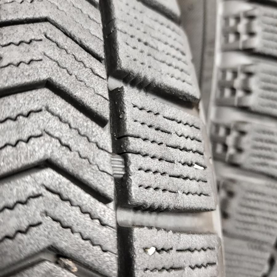 ＜スタッドレス 4本＞ 175/60R16 ブリヂストン VRX 60〜70％ 2015年製    中古