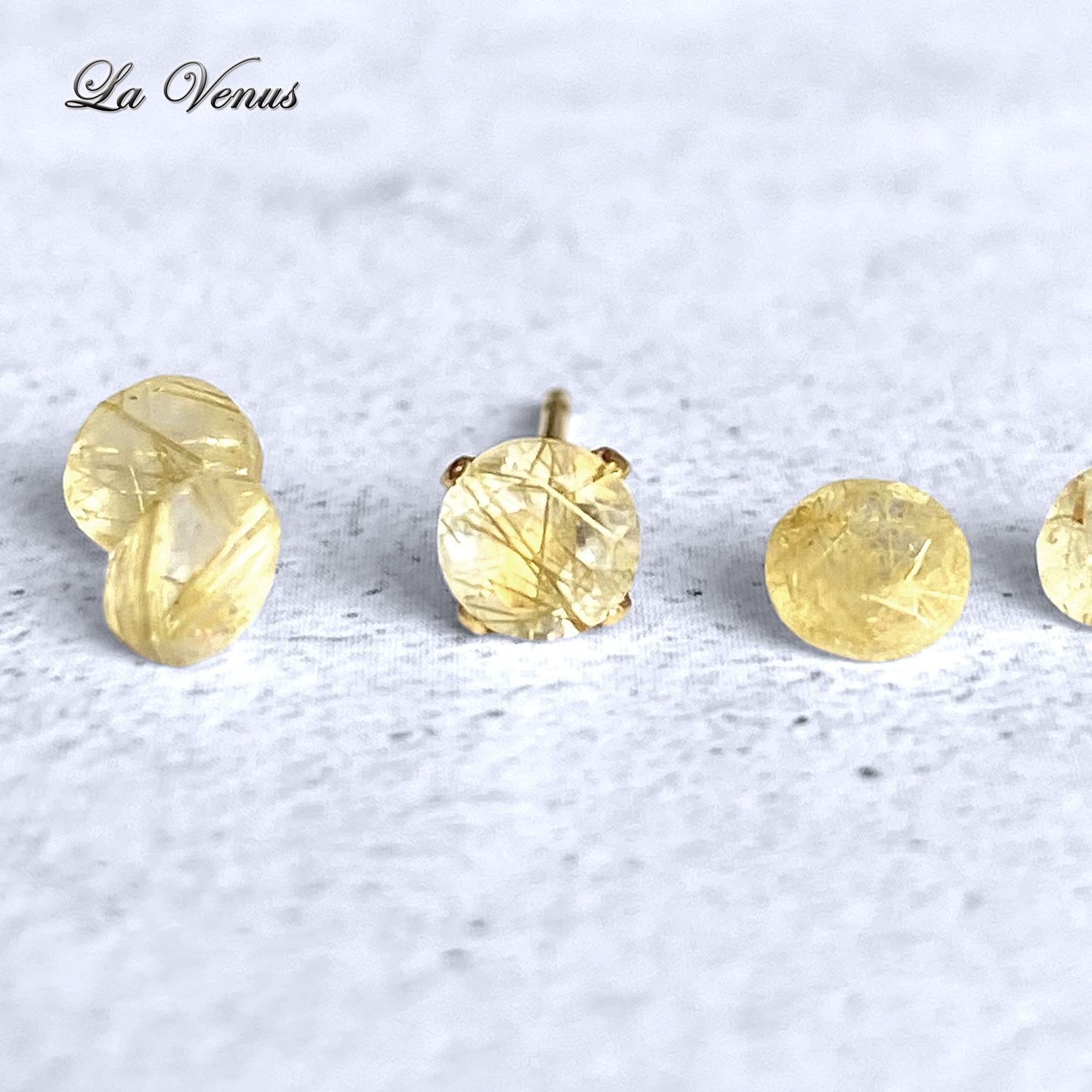 ✴︎つけっぱなしOK✴︎ ゴールドルチルクォーツ 一粒 ピアス 4mm 宝石 