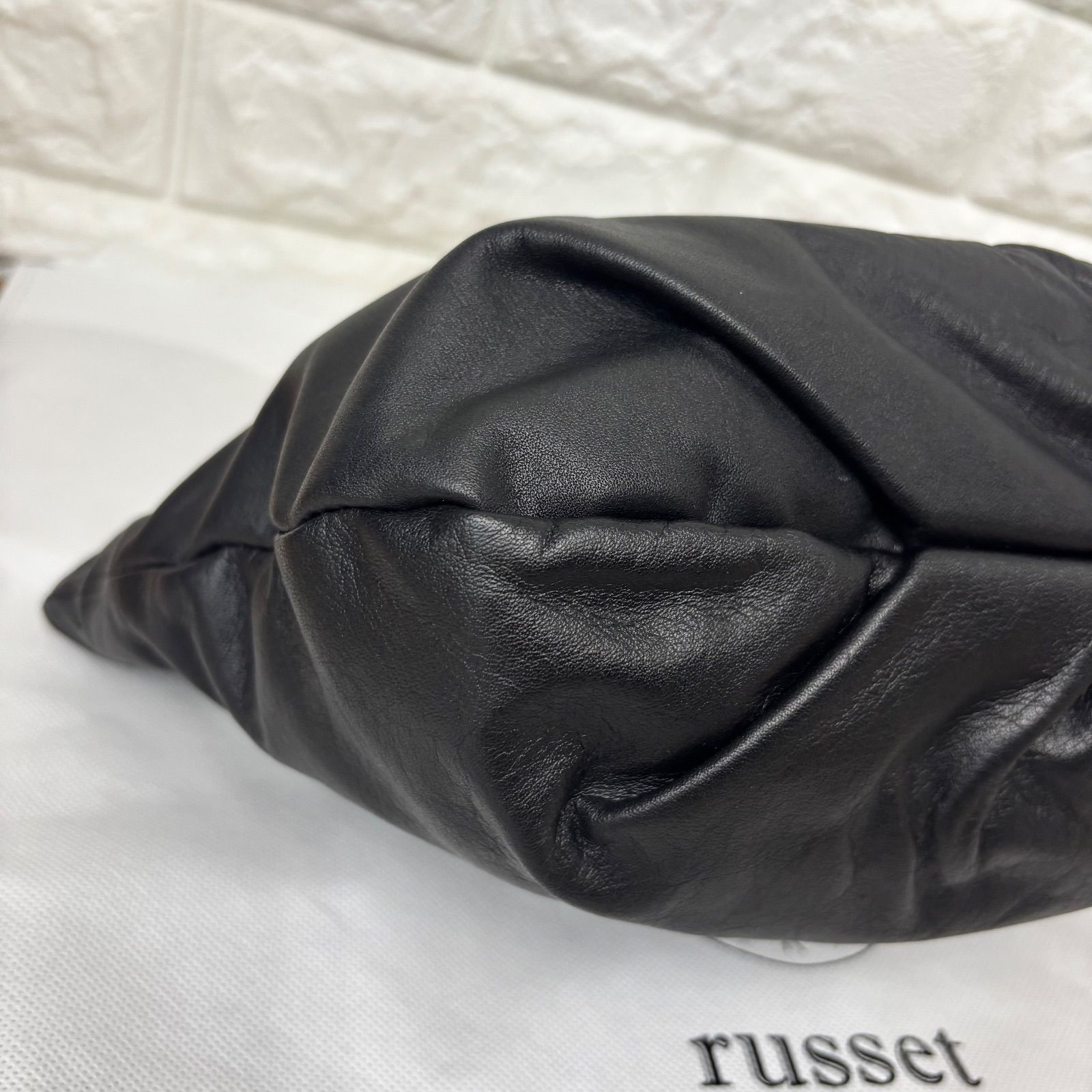 ◼︎ 新品タグ付き russet ラシット 4WAY レザー巾着ショルダーバッグ 