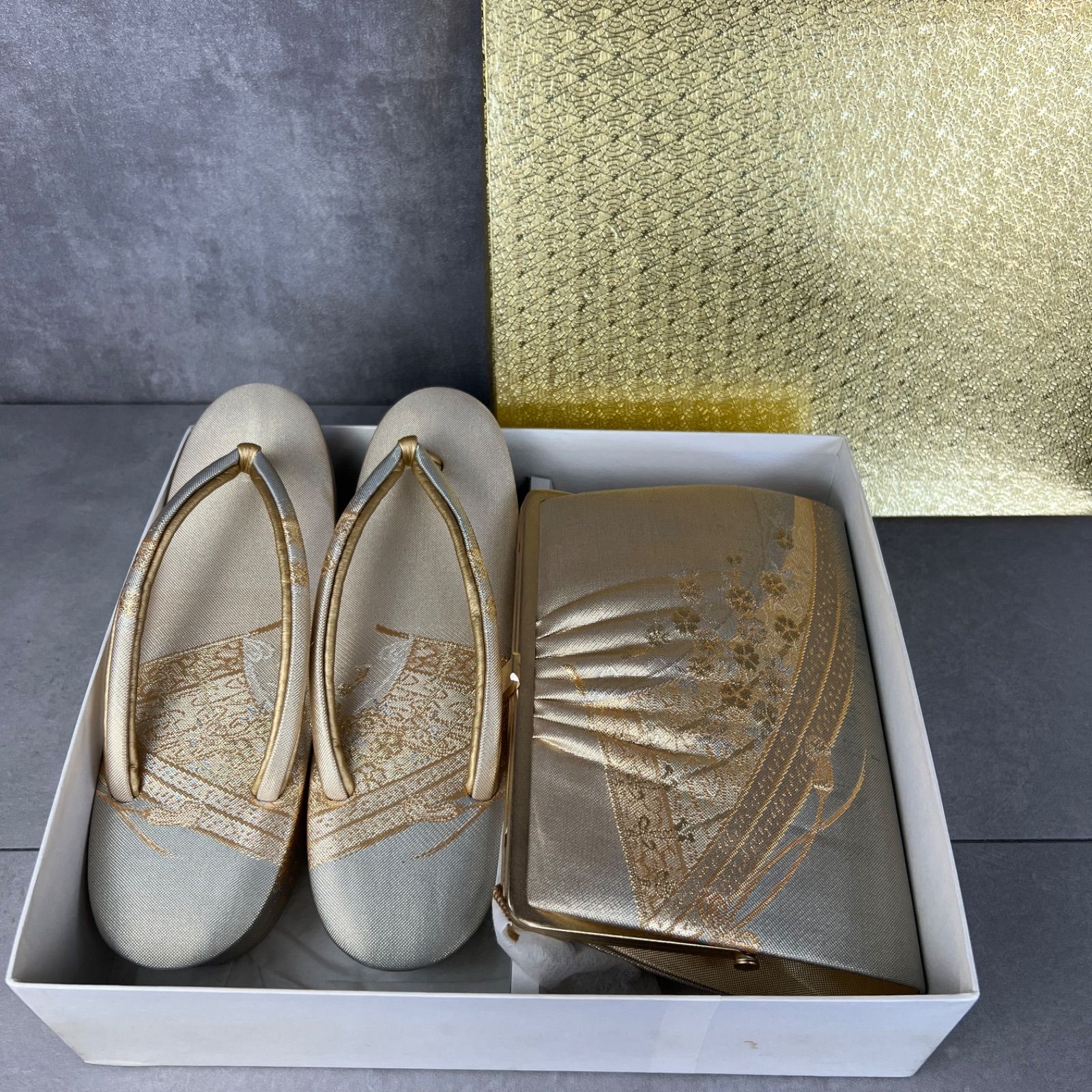 フォローで20％割クーポン配布中 金彩 ゴールド系カラー 特選 御誂 レディース草履 バッグ セット 女性 和装 和服 礼装 成人式 振袖 卒業式 入学式 冠婚葬祭 式典 結婚式 靴 鞄 セカンドバッグ ポーチ おあつらえ 25A8290SR0000-03