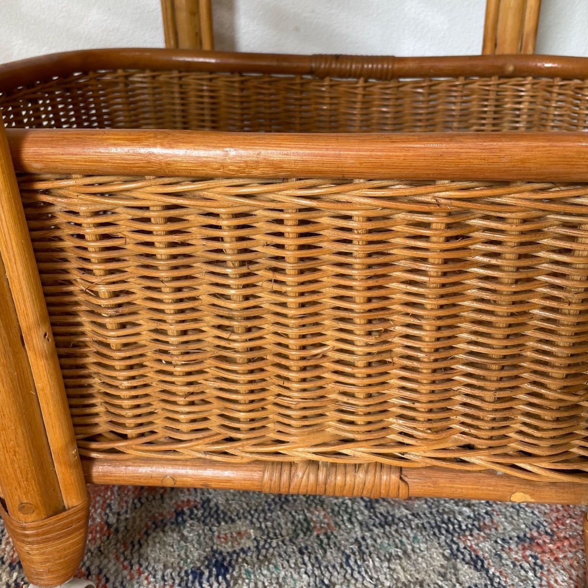 送料込み ヴンテージ家具|ラタン.ランドリーラック|軽量|キャスター付き